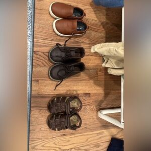 Toddler size 5 barely worn.